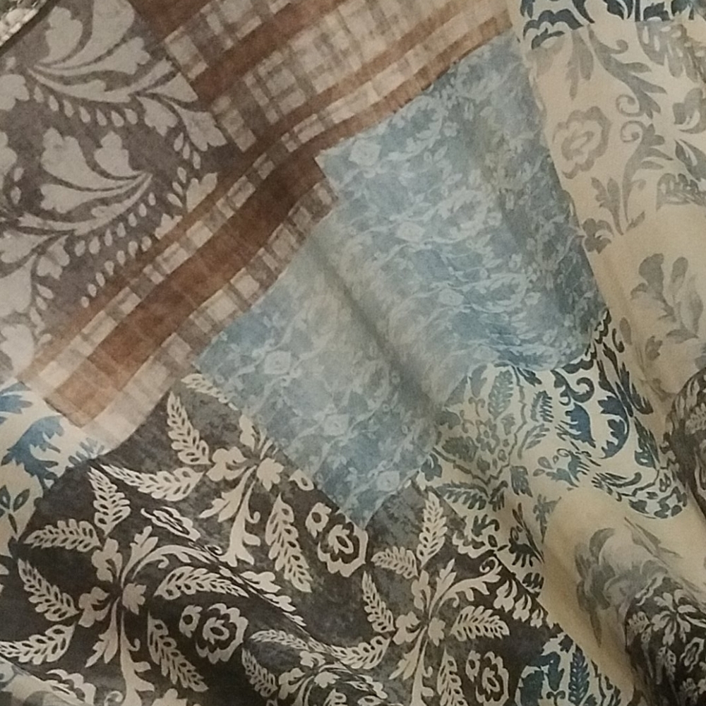NWOT SIZE MEDIUM LLR CARLY